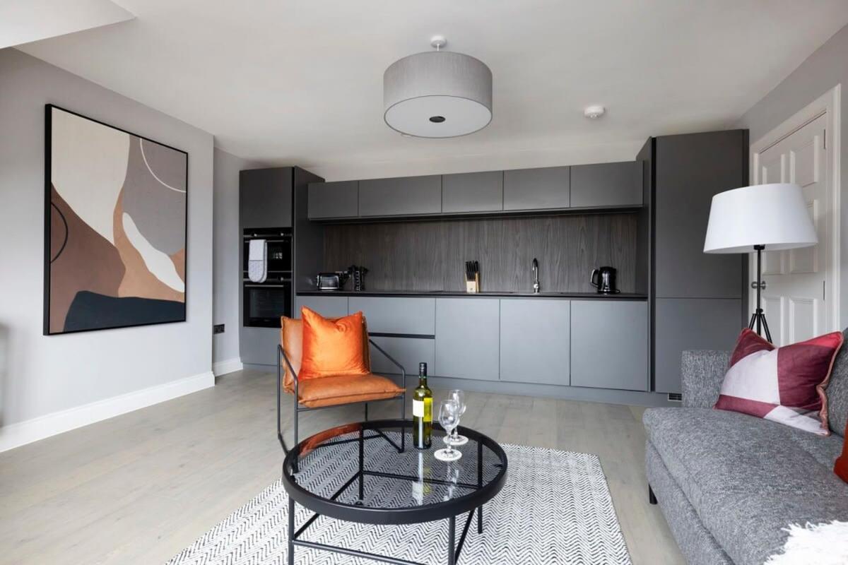 Dragon Suites - City Centre Castle View 1 Bed Apartment Edinburgh Ngoại thất bức ảnh